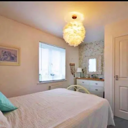 Dom wakacyjny Sunny Family 4-sleeper Near Newquays Beaches